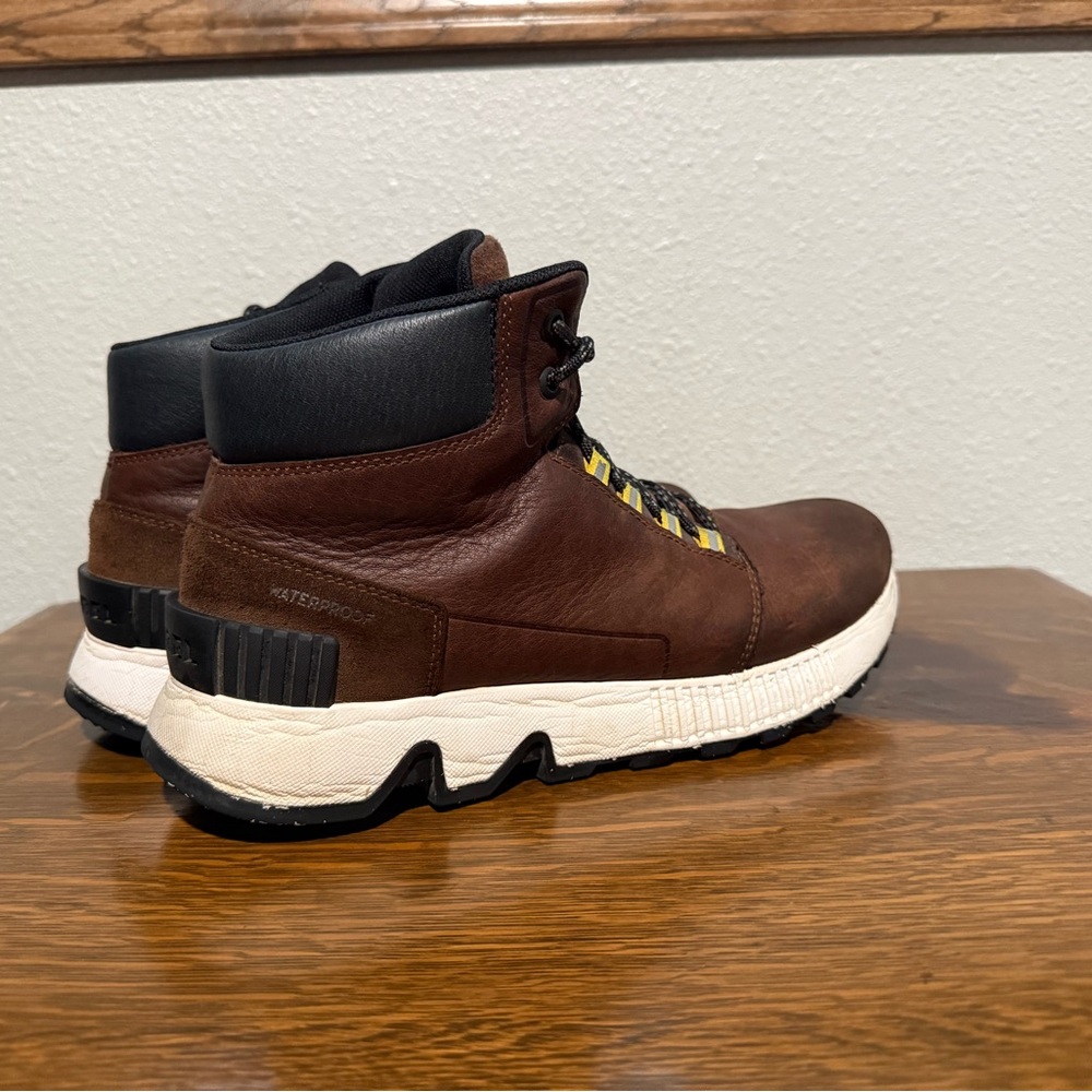 Sorel Men's Brown and Black Boots - Picture 4 of 10